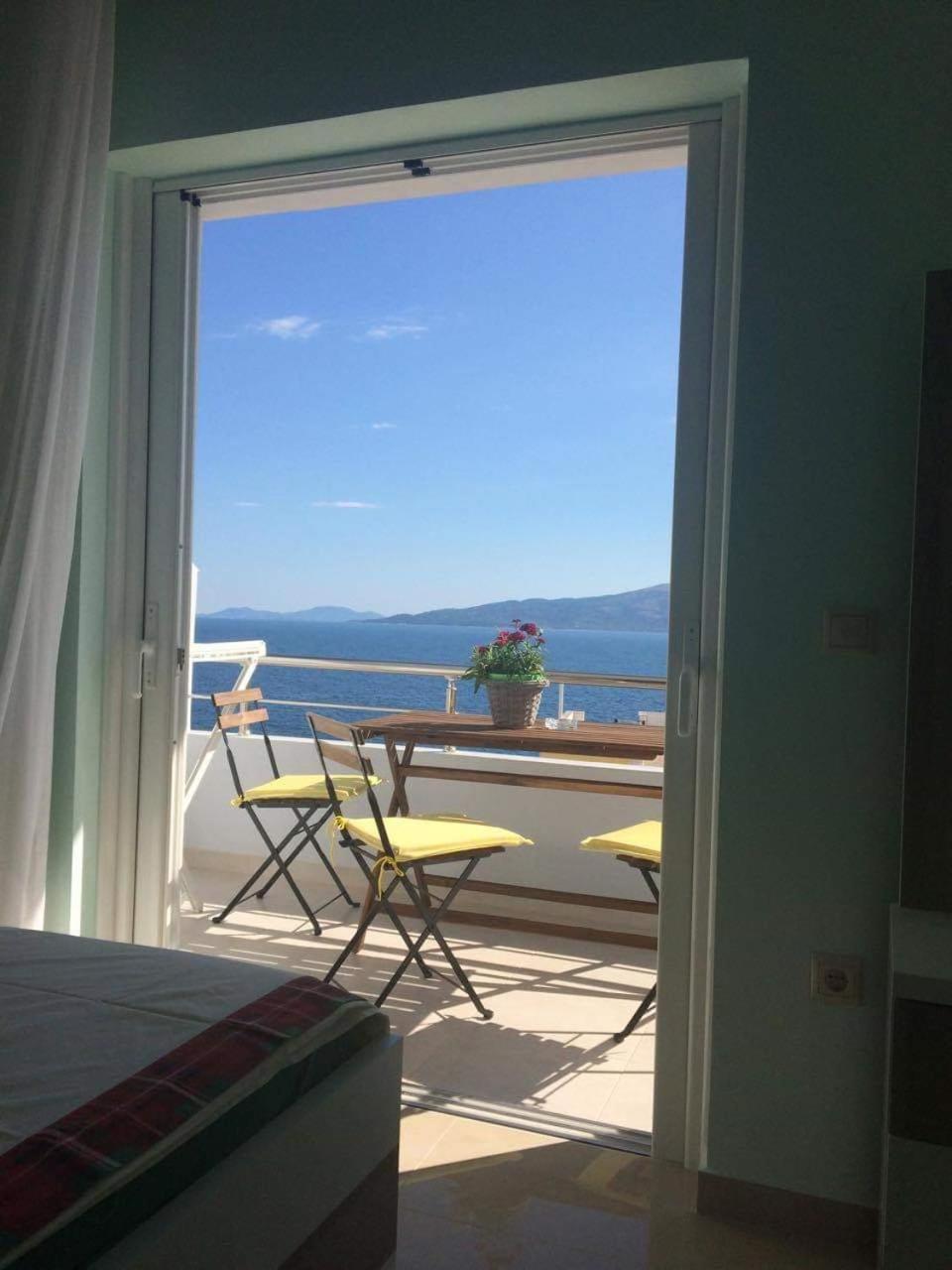Anna Apartments Sarandë Esterno foto