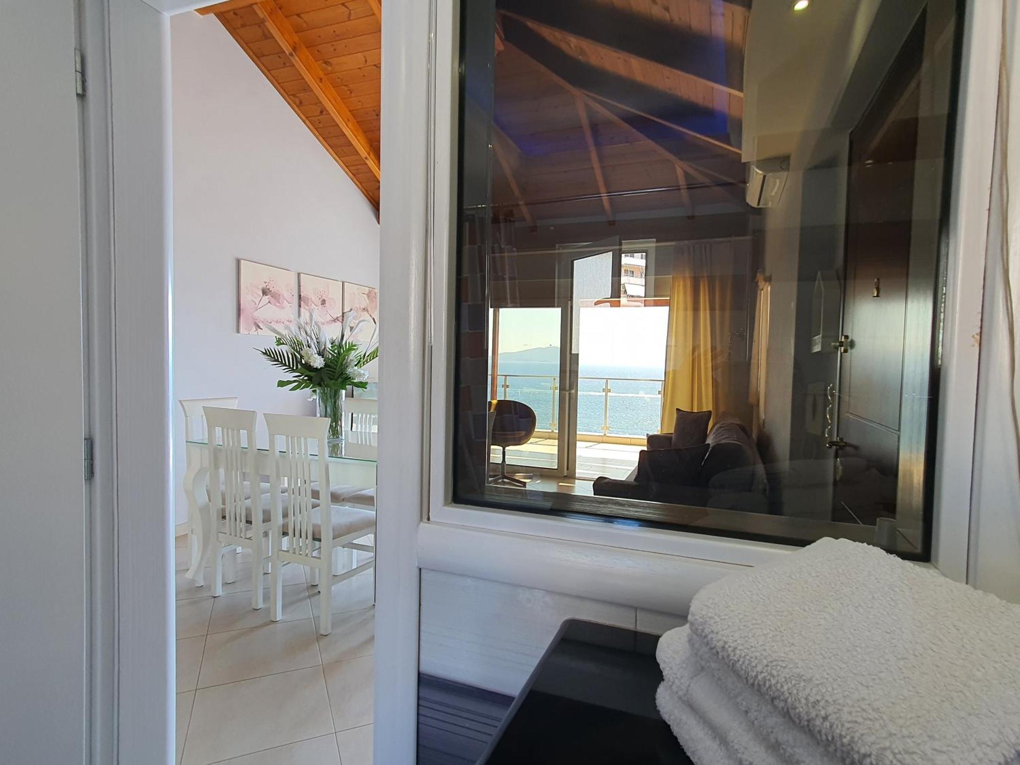 Anna Apartments Sarandë Esterno foto