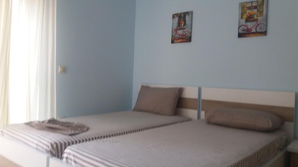 Anna Apartments Sarandë Esterno foto